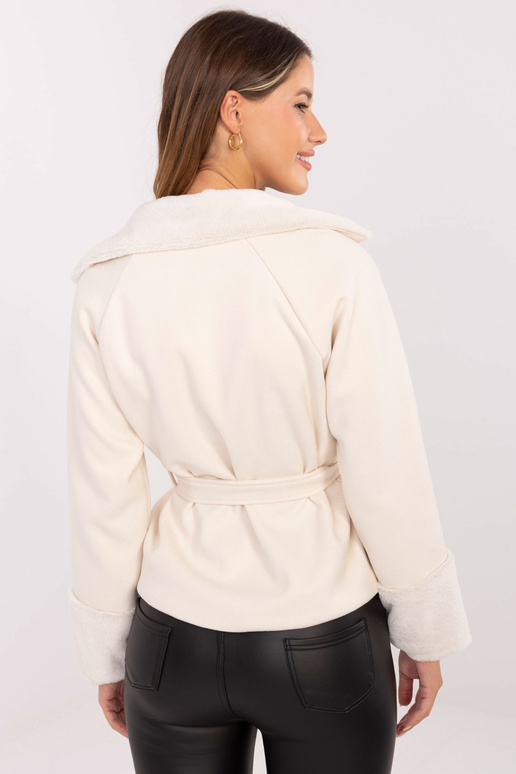 Šviesiai smėlinės spalvos striukė