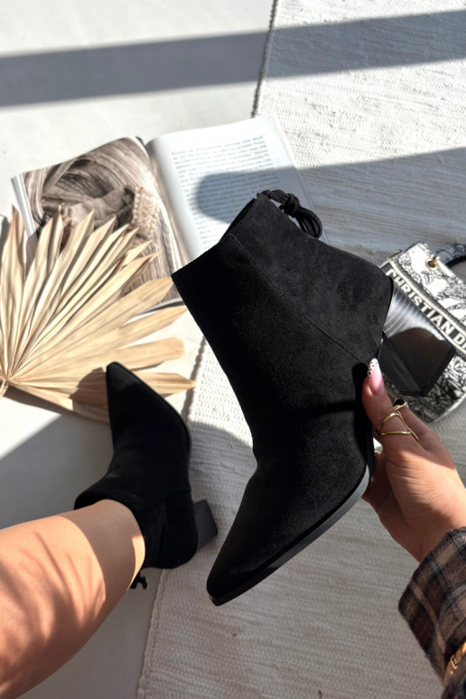 Moteriški juodos spalvos aulinukai su stilingomis detalėmis Halisse