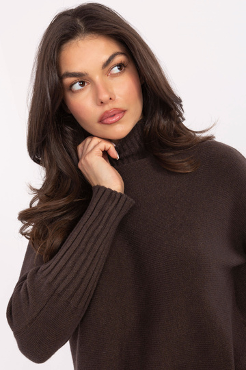 Megztinis tamsiai rudas