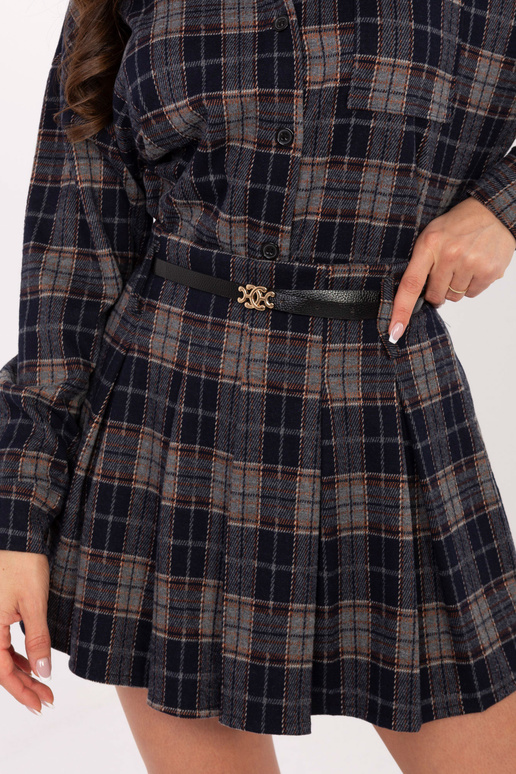 Tamsiai mėlynas sijonas