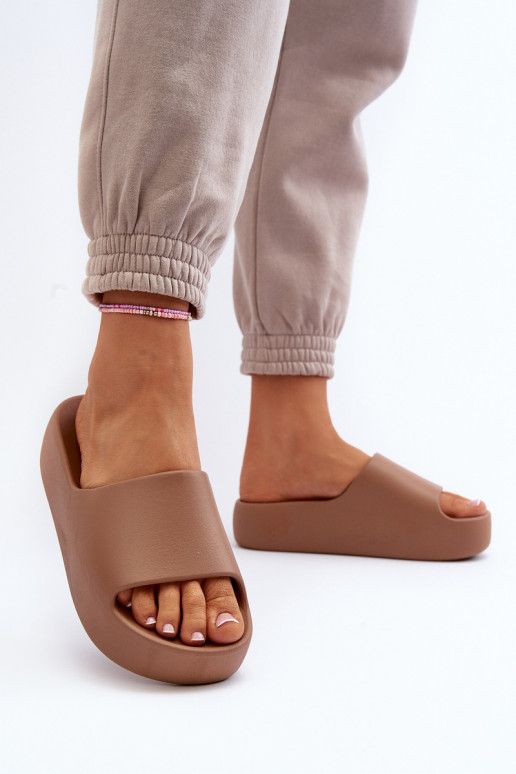  Šlepetės su masyviu padu rudos spalvos Oreithano