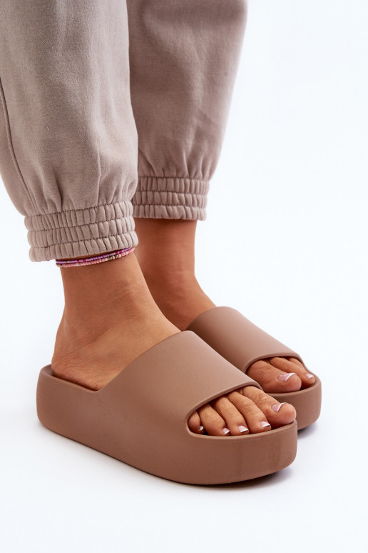  Šlepetės su masyviu padu rudos spalvos Oreithano