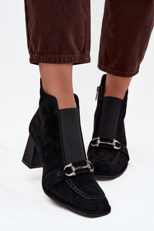 Moteriški aulinukai Z Naturalnego Zamszu su kulniukais Artiker 57C0124 Juodos spalvos