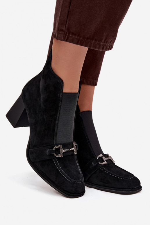 Moteriški aulinukai Z Naturalnego Zamszu su kulniukais Artiker 57C0124 Juodos spalvos