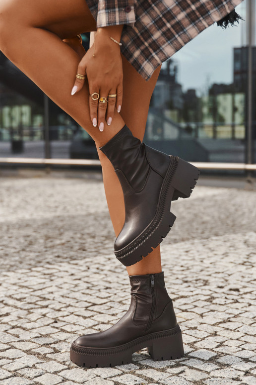 Moteriški aulinukai ant masyvių kulnų ir platformos iš eko odos rudos spalvos Elvianne Moteriški aulinukai ant masyvių kulnų ir platformos iš eko odos rudos spalvos Elvianne