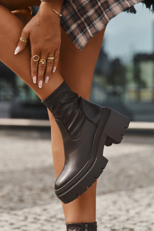 Moteriški aulinukai ant masyvių kulnų ir platformos iš eko odos rudos spalvos Elvianne Moteriški aulinukai ant masyvių kulnų ir platformos iš eko odos rudos spalvos Elvianne