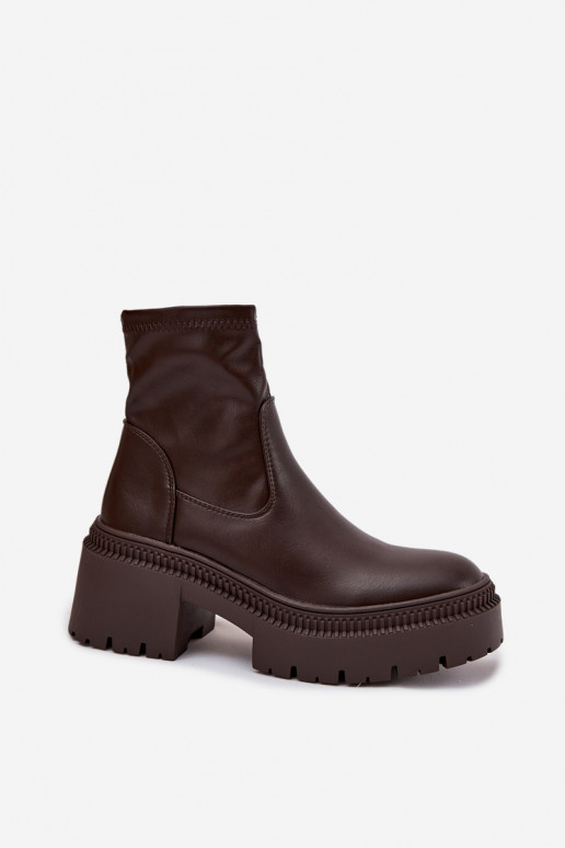 Moteriški aulinukai ant masyvių kulnų ir platformos iš eko odos rudos spalvos Elvianne Moteriški aulinukai ant masyvių kulnų ir platformos iš eko odos rudos spalvos Elvianne