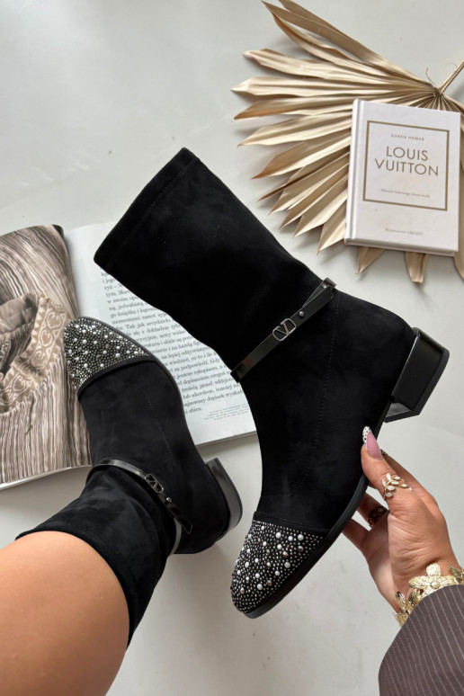 Moteriški aulinukai ant žemo kulno su dekoracija ir juostelėmis D&A MR52-165 juodos spalvos