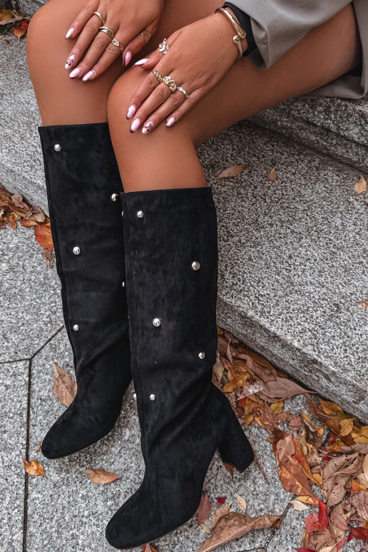 Šilti ilgaauliai batai su kulniukais Su puošniaisi Detalami juodos spalvos Lucinda