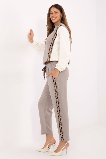 Komplektas tamsiai smėlio...