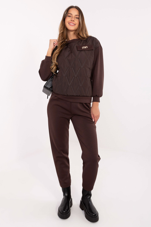 Komplektas tamsiai rudos spalvos Komplektas tamsiai rudos spalvos