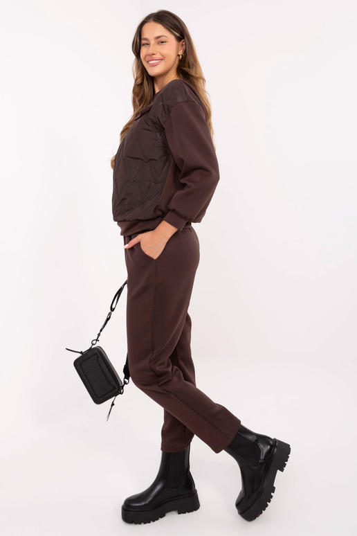 Komplektas tamsiai rudos spalvos Komplektas tamsiai rudos spalvos