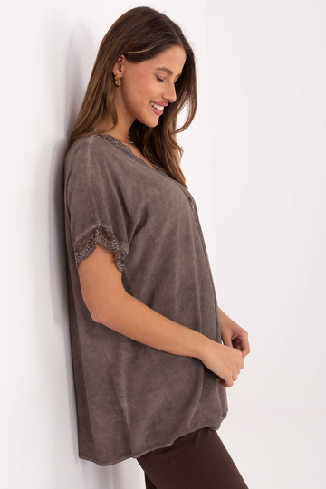 Palaidinė tamsiai smėlio...