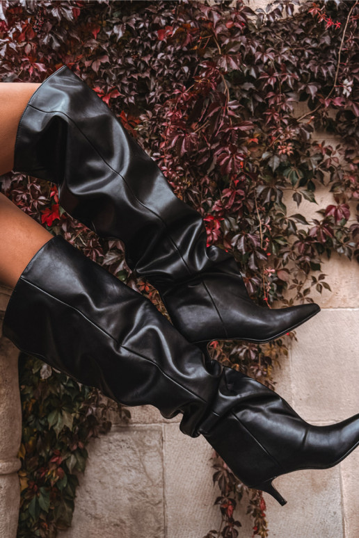 Įsispiriami moteriški ilgaauliai batai su plonais kulniukais juodos spalvos Ysolienne Įsispiriami moteriški ilgaauliai batai su plonais kulniukais juodos spalvos Ysolienne