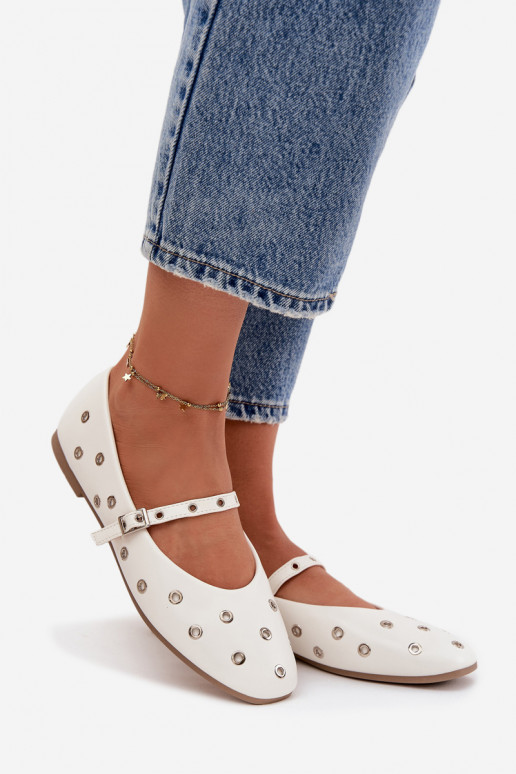 Balerinos  Ze sidabro spalvosmi Elementami baltos spalvos Marivon