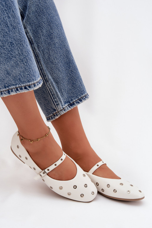 Balerinos  Ze sidabro spalvosmi Elementami baltos spalvos Marivon