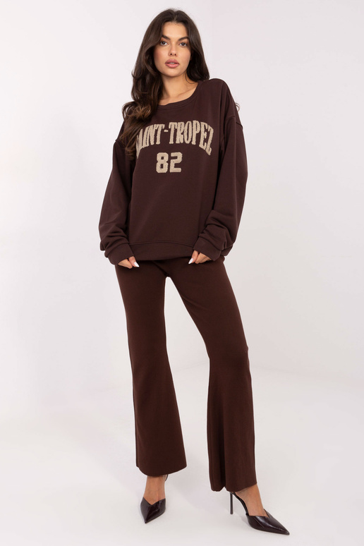 Tamsiai ruda bliuzonė