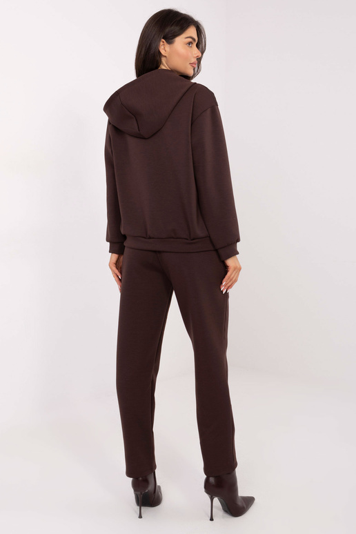 Komplektas tamsiai rudos spalvos