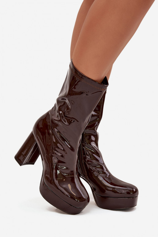 Lakuoti moteriški aulinukai su platforma ir storakulniu šokoladinės spalvos Calvessa