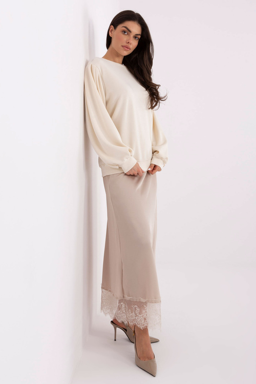 Mėlynas džemperis šviesiai smėlio...