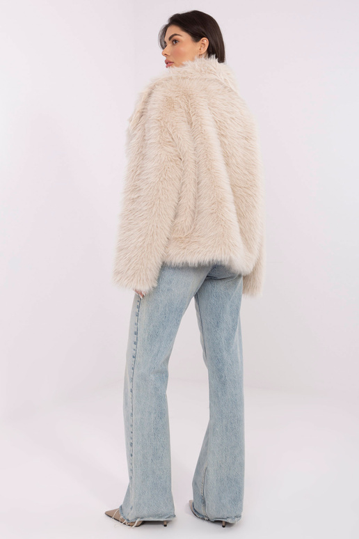 Striukė šviesiai smėlio spalvos