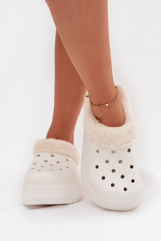  Moteriškos šlepetės pašiltinti su kailiuku viduje baltos spalvos Palvine