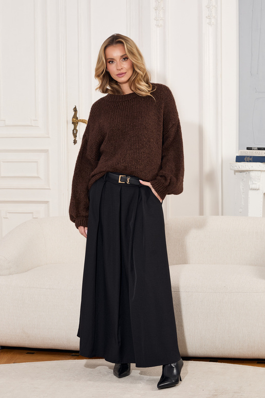 Tamsiai rudas megztinis