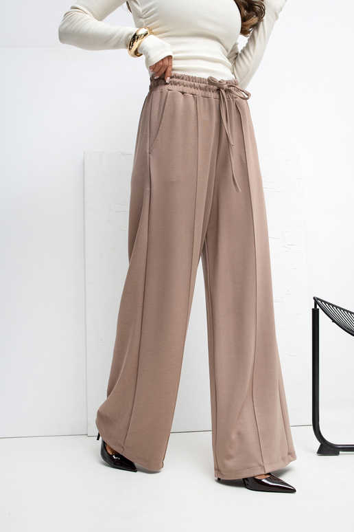 Tamsiai smėlinės sportinės kelnės