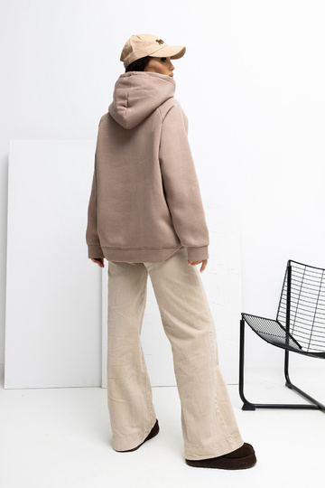 Tamsiai smėlinė bliuzonė