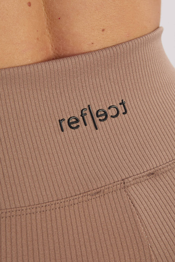 Leginsai tamsiai smėlio...