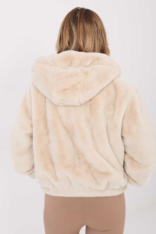 Striukė šviesiai smėlio spalvos