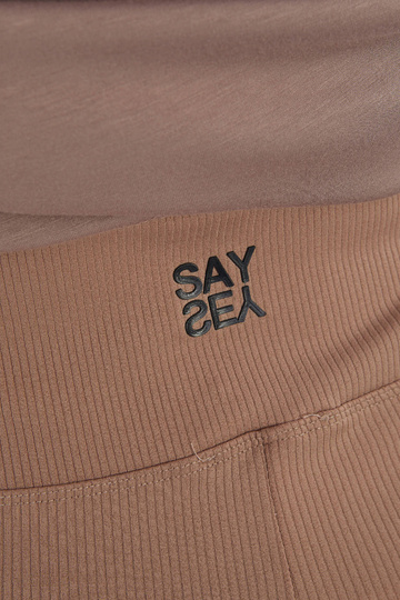 Leginsai tamsiai smėlio...