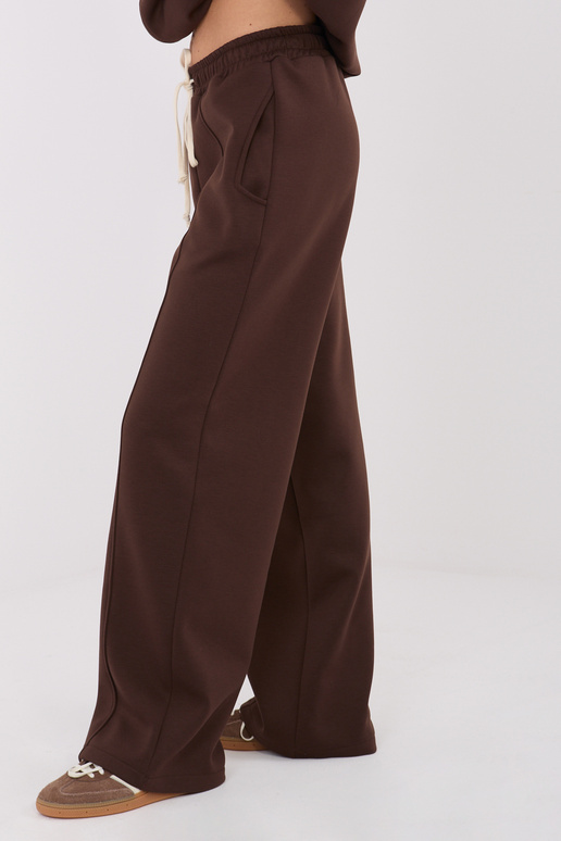 Kelnės tamsiai rudos spalvos