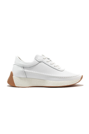    baltos spalvos sportiniai batai