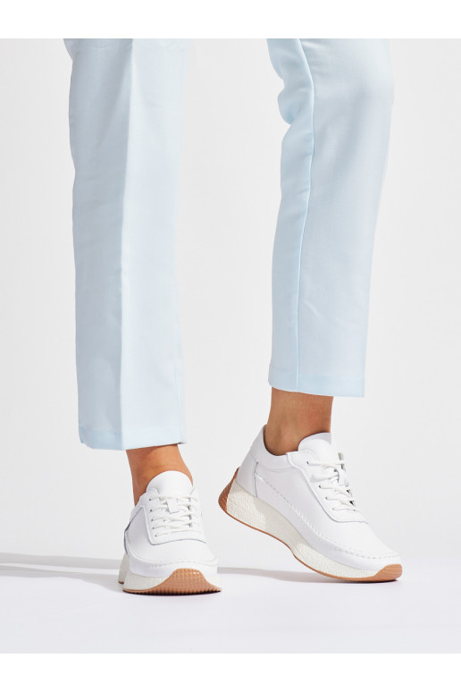    baltos spalvos sportiniai batai