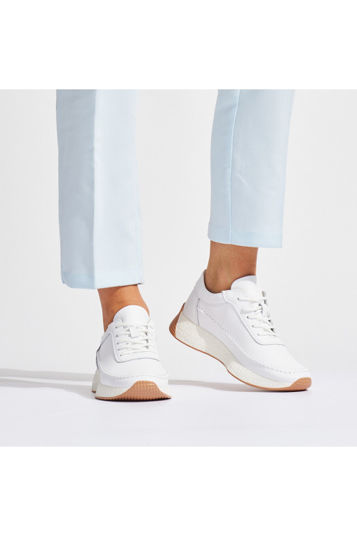    baltos spalvos sportiniai batai