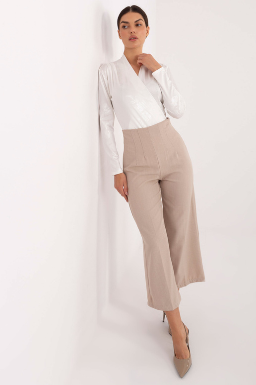 Kūno IT BO kreminė spalva