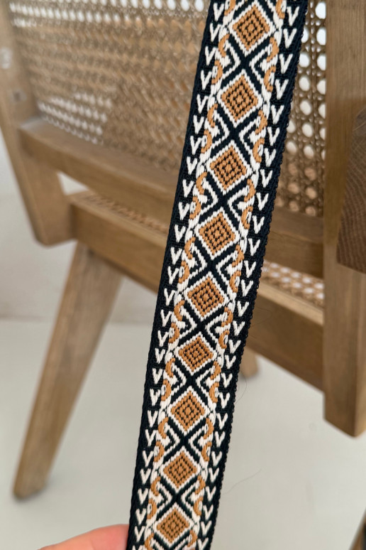 Nedidelė rankinė su dekoruotais kulnais Big Star OO574091 juoda