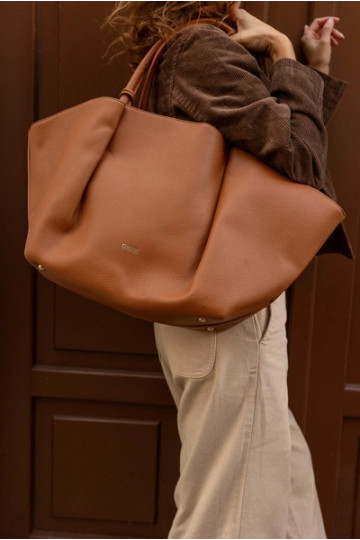 Didelė moteriška rankinė Big Star SS574006 rudos spalvos