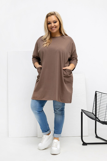 Tamsiai smėlio spalvos...