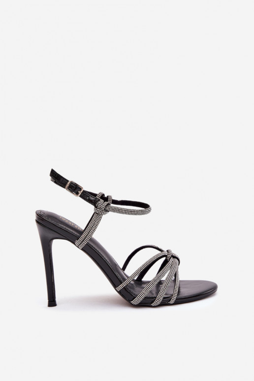 Moteriškos basutės su plonais kulniukais su juostelėmis  Juodos spalvos Tanelle