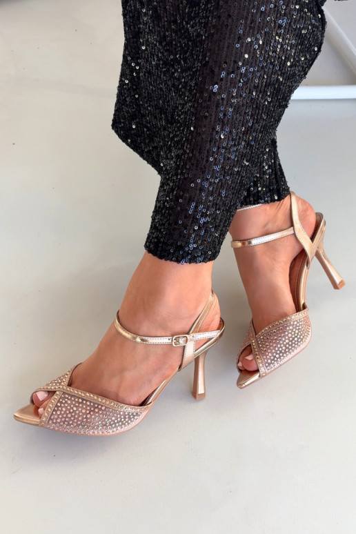 Moteriškos basutės su plonais kulniukais  Szampańskie Peloria