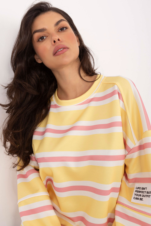 Geltonas IT megztinis