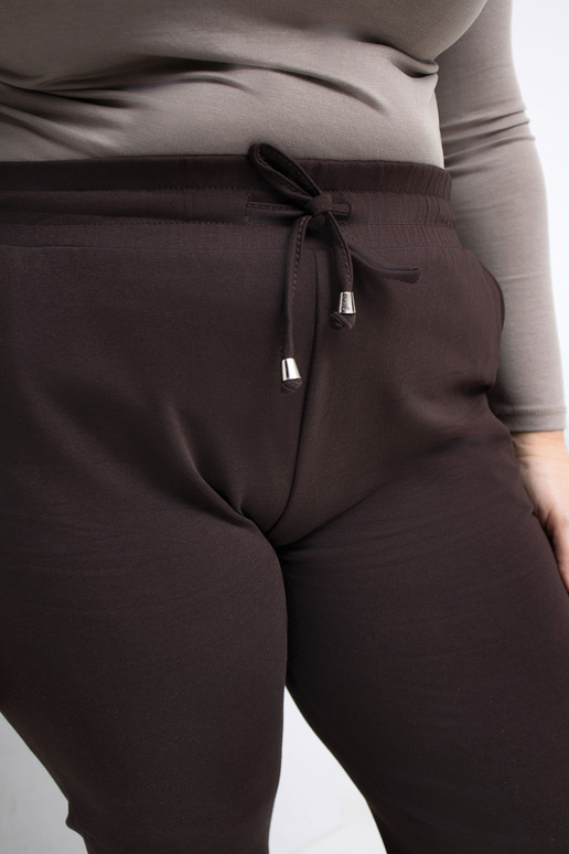 Tamsiai rudos sportinės kelnės