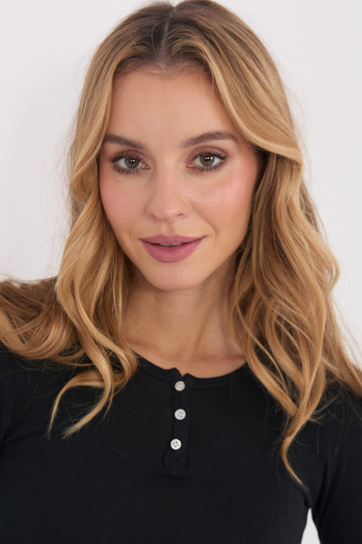 Palaidinė juoda