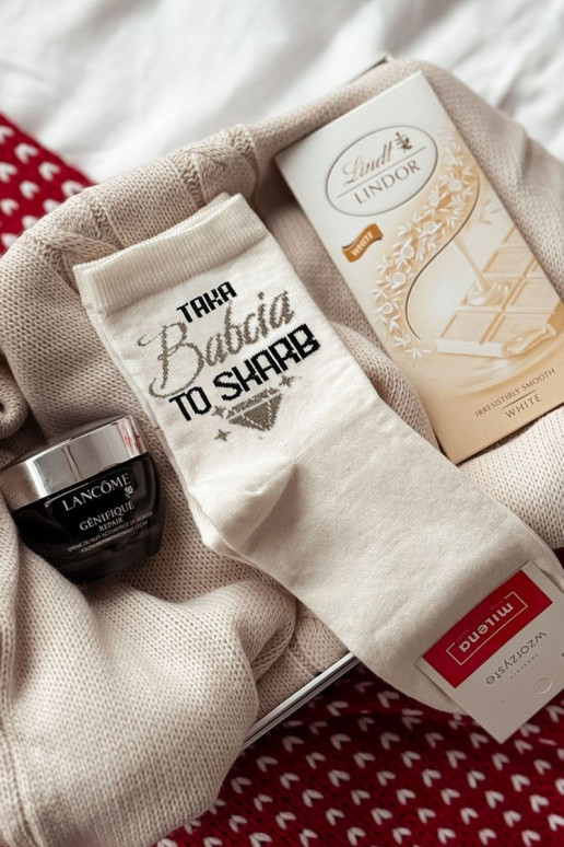 Kojinės  su užrašu Taka Babcia To Skarb dramblio kaulo spalvos