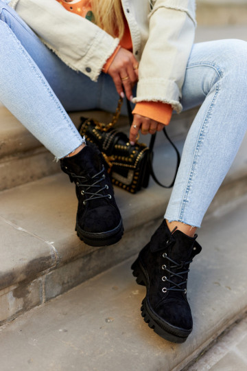 iš zomšos  Aulinukai batai su dirželiais Juodos spalvos Dalles 2