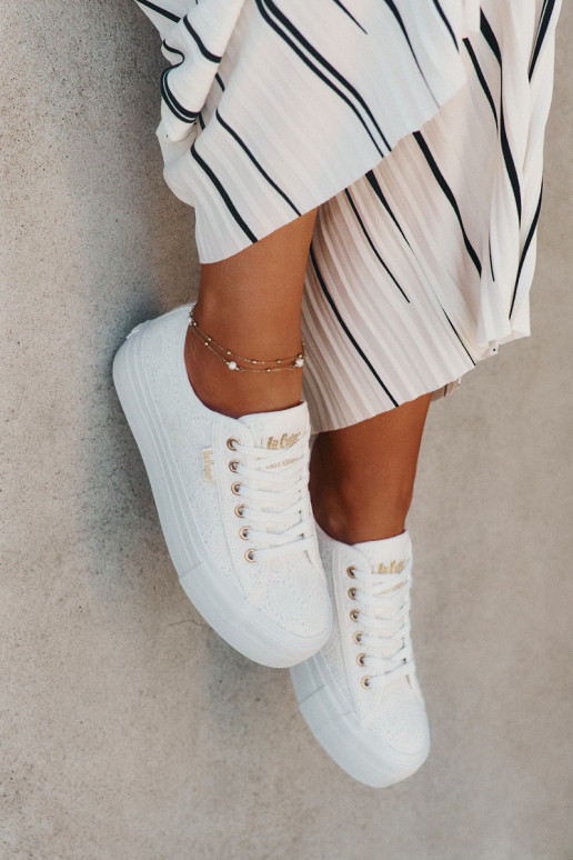 Laisvalaikio bateliai su nėriniais Lee Cooper LCW-25-31-3438L baltos spalvos