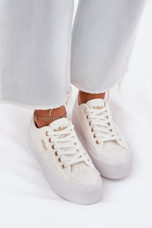 Laisvalaikio bateliai su nėriniais Lee Cooper LCW-25-31-3438L baltos spalvos