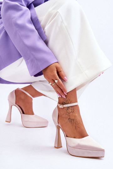  Bateliai  Šviesaus rausvo atspalvio Madness 2